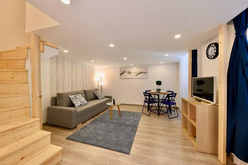 Cute Gallery Flat In Kiraly Street Budapest Exterior photo