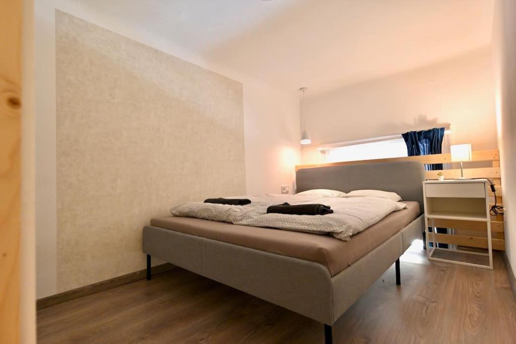 Cute Gallery Flat In Kiraly Street Budapest Exterior photo