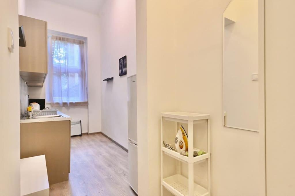 Cute Gallery Flat In Kiraly Street Budapest Exterior photo