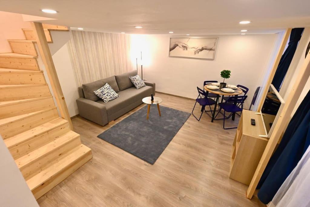 Cute Gallery Flat In Kiraly Street Budapest Exterior photo